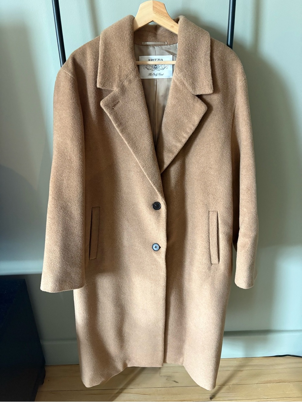 Aritzia -The Only Coat (Re) Camel wool size medium